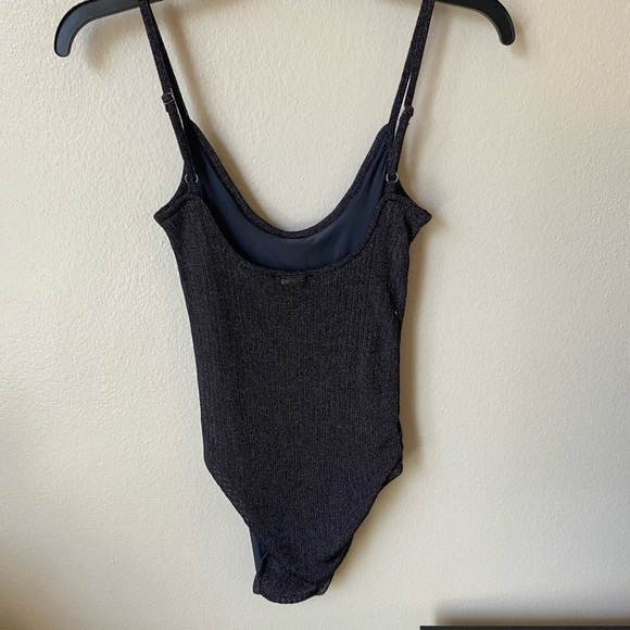 Moeva Women’s Metallic Ribbed One Piece Swimsuit Size XS Resortwear Vacation - Picture 4 of 8